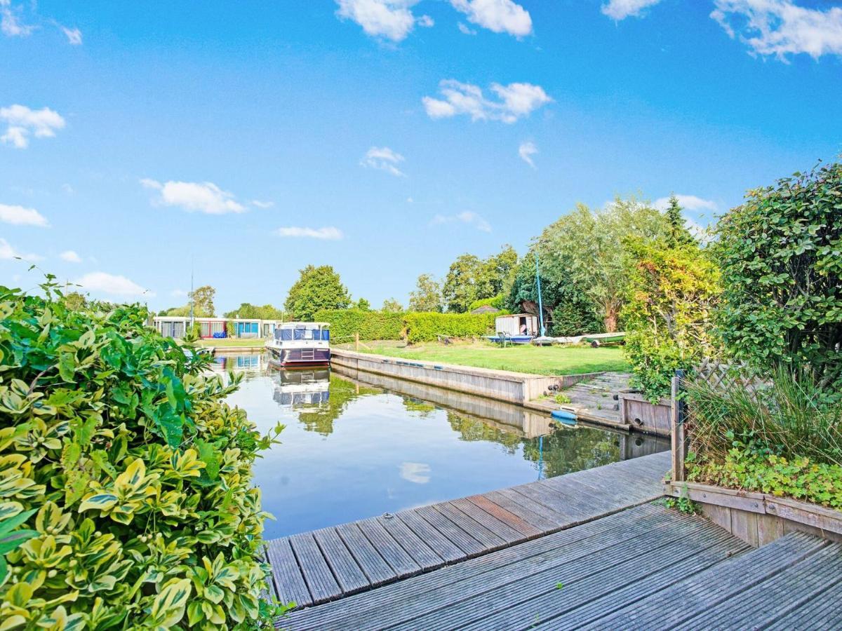 Waterfront Holiday Home With Jetty Boornzwaag over de Wielen Exterior foto